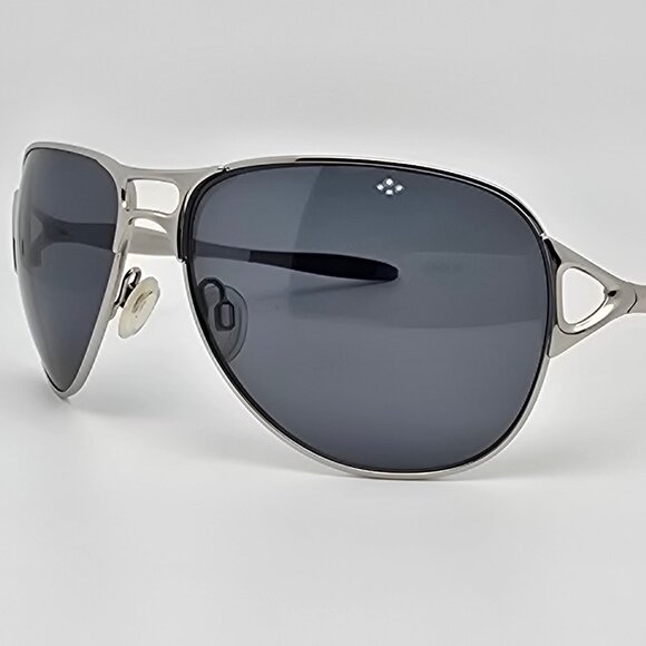 Oakley OO4043-04 Hinder Chrome Frame Polarized Grey Lens Aviator Sunglasses 61mm - Picture 1 of 16